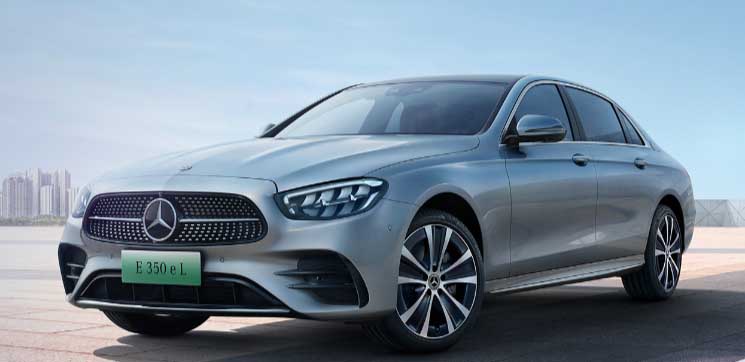 奔驰e300和奥迪a6l对比哪个好 奔驰e300点烟器在哪里